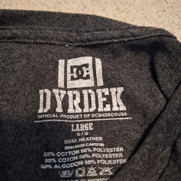 DC SHOES CO * Unisex Tee Shirt Size Large * New Like Condition - Picture 6 of 6